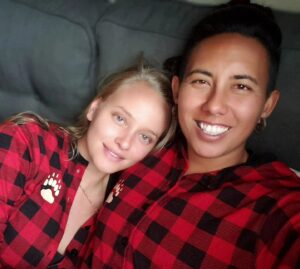 Ashley Hobbs Instagram - The best Christmas Gift is to realize how much you already have 🥰❤️🎄🎁🎅
.
#iloveyou 
#christmas