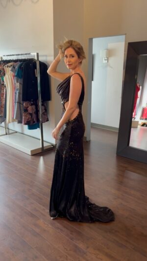 Ashley Jones Instagram - Emmy countdown is on! Help me figure out out what I’m wearing, please?💃♥️ 4 options here♥️
Designer: @kevanhalldesign 
stylist: @chazefoley
#daytimeemmys #boldandbeautiful #emmynominee