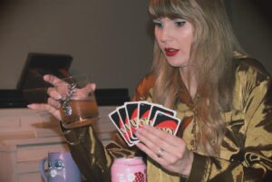 Ashley Leechin Instagram - Uno what we are doing tonight ♠️.

#photography #justashley #gamenight #comfystyle #actorsofinstagram