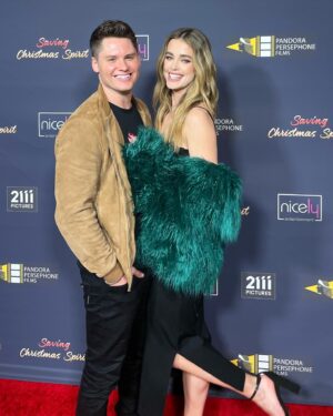 Ashley Newbrough Instagram - Huge thanks to @persephonehawkins_official for putting together such an incredible night and bringing us all back together again! Saving Christmas Spirit airs on @amcplus Dec 23rd! 🏴󠁧󠁢󠁳󠁣󠁴󠁿🥃
H/MU by the incomparable  @katrinakleinmakeup