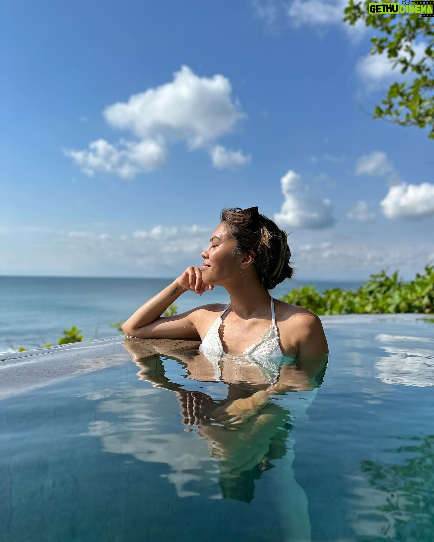 Ashley Argota Instagram - i have never witnessed such a consistently stunning sunset— these were all taken on different days đŸ¥¹ thank you to @ayanaresort for the honeymoon stay of our dreams!