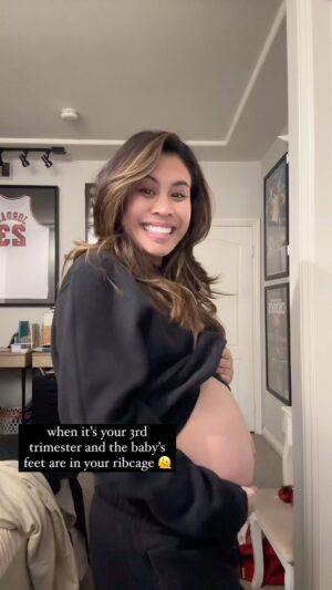 Ashley Argota Instagram - is it time? did i have the baby yet? 🫠