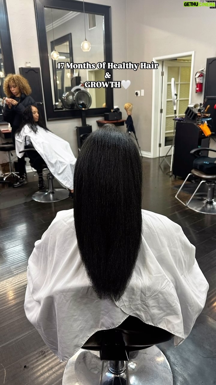 Ashley Blaine Featherson Instagram - My Goal Was Healthy Hair & Length Retention & I’m In Awe At How Far I’ve Come! @hairbytonya x @dreamgirlshair x @healthyhaircaresystem THANK YOU! I’m Closer To My Dream Hair🤍 The Formula: Protective Styles, Gentle Takedowns, Nourishing Shampooing/Conditioning, Consistent Trims & A Healthy Lifestyle (Vitamins & Water Are Important)! #hair #hairgrowth #naturalhair #4chair #lengthcheck #healthyhair #healthyhairjourney #healthyhaircare