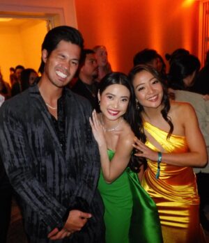 Ashley Liao Instagram - gala (not apple) 💚🐉🍏

unforgettable gala: twenty one years of celebrating asian americans and pacific islanders in media, sports, and business. 

and i am so, so proud to be taiwanese american and to have this community that is so vibrant. what an honour 🧧

hair: @mashyourhair 
makeup: @fabiolamakeup 
styling: @brianmeller 
tailoring: @travisaddams 
dress: @solacelondon