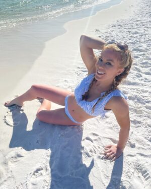 Ashley Lomberger Instagram - No one likes shady beaches 🌊☀️
 
 
Full set at the link in my bio. #sheingals #shein