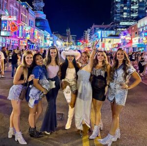 Ashley Lomberger Instagram - Denim and Diamonds in Nashville for our girl @deonnapurrazzo! Love you, gorgeous girl! 👰‍♀️👖💎🥂