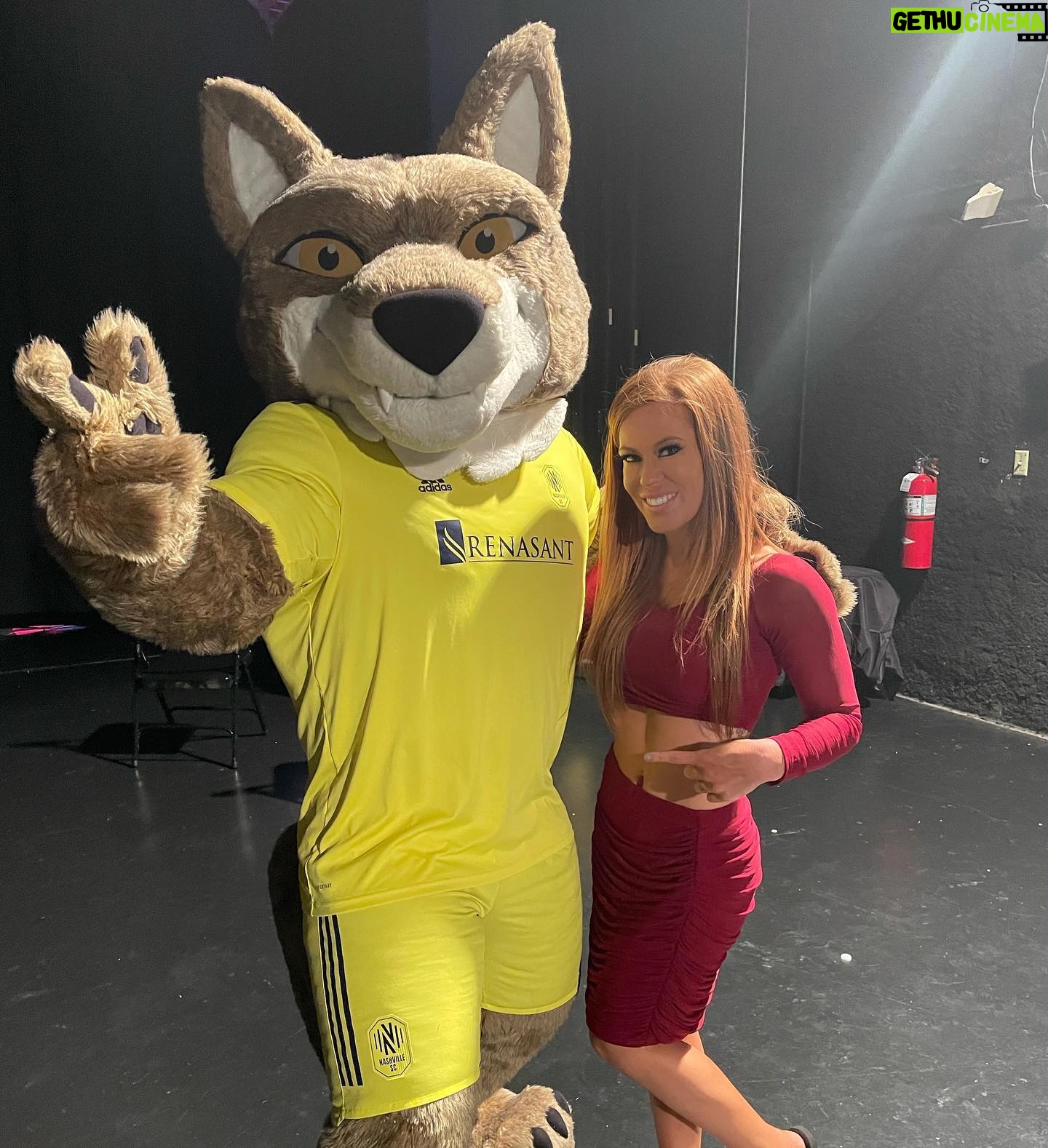Ashley Lomberger Instagram - So fun hanging out with @tempo_nsc tonight at @impactwrestling 🐺 @nashvillesc