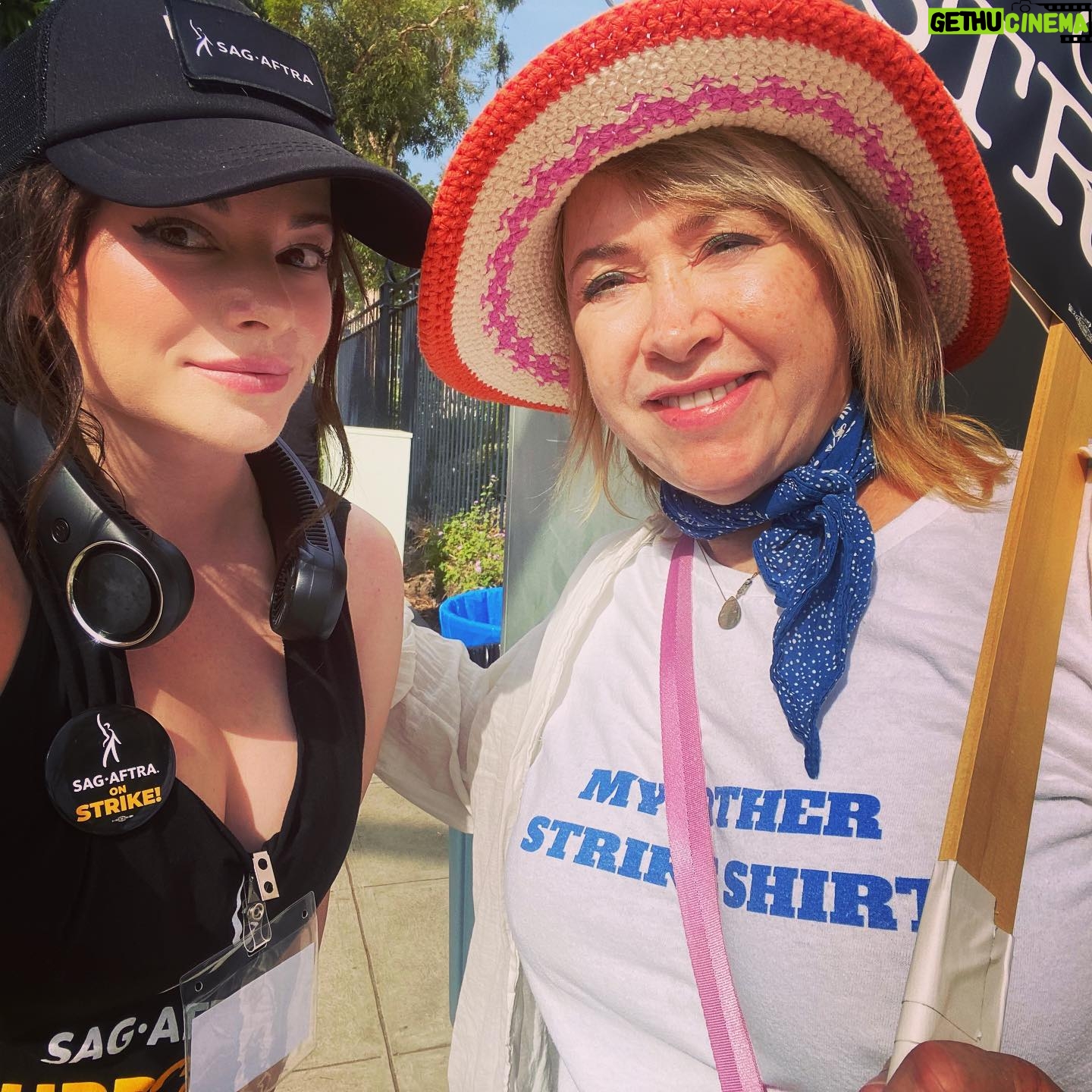 Ashley Rickards Instagram - Yay!! #SagAftraStrong #Awkward #wgastrong