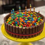 Ashley Williams Instagram - My 9 year old spotted this cake at @baskinrobbins recently and I copied it for his birthday party today! I’m maybe more proud of it than anything…. Ever? Weeee!! #mom #cake #birthday #nailedit (special shout out @aimierocks who oven sat while I had to read Harry Potter!)