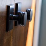 Ashley Williams Instagram - Years ago we rented a beautiful midcentury home where I first encountered Emtek hardware. I’d never thought before about how often I touch doorknobs and cabinet handles until I began ENJOYING TOUCHING THEM. The feel, the sturdiness, the bonus of a chic aethetic. So when we renovated our house we decided to use all Emtek — all their hardware is made to order in Southern California and infinitely customizable. I’m so glad i got to work with them and loooook at these pics! #emtekpartner @emtek_products @we_are_kismet
