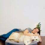 Ashley Williams Instagram – Alma and I got a #christmas present from @casper!  Loooook at her new dog bed! Thank you thank you thank you for this cozy, thoughtful sweetness. Thanks to you, our holidays will be all the more cuddly. #christmaspresents #dogbed #dogsofinstagram #dog #rescue #adoptdontshop #nirvana #gifted