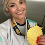 Ashley Yoder Instagram - It ain’t much but it’s honest work😂💀🙌🏽reallllly proud of our girls I know we missed @doykfam and her gold medal for the pic but way to go ladies🙏🏽♥️ me trying not to grab the gi is 🤣🤣🤣 thank you @rollpayments for always supporting me🔥
