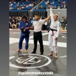 Ashley Yoder Instagram - It ain’t much but it’s honest work😂💀🙌🏽reallllly proud of our girls I know we missed @doykfam and her gold medal for the pic but way to go ladies🙏🏽♥️ me trying not to grab the gi is 🤣🤣🤣 thank you @rollpayments for always supporting me🔥