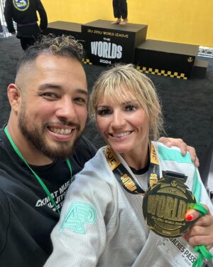 Ashley Yoder Instagram - It ain’t much but it’s honest work😂💀🙌🏽reallllly proud of our girls I know we missed @doykfam and her gold medal for the pic but way to go ladies🙏🏽♥️ me trying not to grab the gi is 🤣🤣🤣 thank you @rollpayments for always supporting me🔥