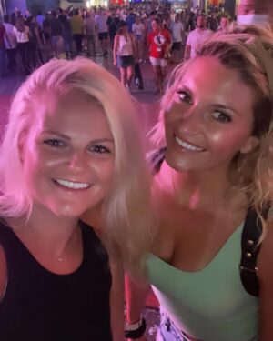 Ashley Yoder Instagram - Happy Birthday @pennymg_ 🥳🥳I love you to the moon! We have had so many crazy years, but I can’t wait to see us grow old, and still be jammin to some college rap song and upside down margaritas😂😂♥️♥️♥️
