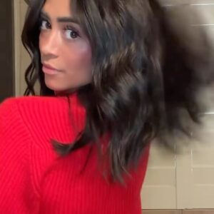 Ashlund Jade Instagram - Perfect time for a color refresh with the holidays coming up!!!! ❤️ @garnierusa Nutrisse Ultra Crème in shade 20 “Soft Black” 🫶🫶 #GarnierPartner