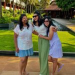 Ashmitha Instagram - Because tan lines will fade but memories won’t!!! @sumanmanney @nallaneetu @rashmi_sg @nupurajcs here’s to many more! #goa #friends #us #live #life #love #happiness #cute #ashtrixx #telugu #teluguactress #best #besties #school #pretty #hyderabad