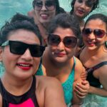 Ashmitha Instagram - Because tan lines will fade but memories won’t!!! @sumanmanney @nallaneetu @rashmi_sg @nupurajcs here’s to many more! #goa #friends #us #live #life #love #happiness #cute #ashtrixx #telugu #teluguactress #best #besties #school #pretty #hyderabad