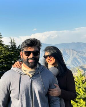 Ashmitha Instagram - Everything looks prettier in the hills 🤎🤍
SWIPE to the end to see the cutest picture of the day🐻

For those asking - Outfit @trenbee_ 

#vacation #mussorie #hills #hillstation #mountains #holiday #pretty #cute #love #fam #family #happy #yay #excited #smile #laugh #ashtrixx #telugu #teluguactress #influencer #teluguinfluencer #southindisninfluencer #coffee #brown