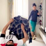 Ashmitha Instagram – Someone give him an AWARD🥇 ఇంకా రెడీ అవలేదా ? Ft. @jannu.sudhir
#funny #telugumemes #funnytelugumemes #husband #wife #husbandandwife #helpingothers #us #ashtagged #ashtrixx #telugu #teluguactress #influencer #lol #jj #laugh #smile #happy #haha #instafun #couple #couplegoals #husbandgoals #hyderabad
