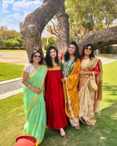 Ashmitha Instagram - Happy Mother’s Day to those who’ve seen my good bad & ugly & still stand by me 😌 @ameetakarnani @veena_karnani #mother #mothersday #love #them #mom #chachi