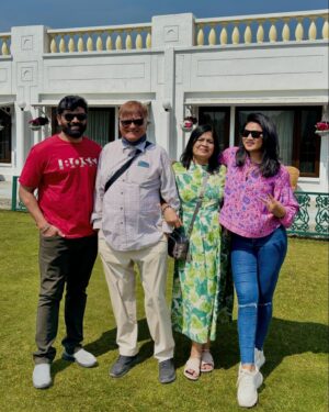 Ashmitha Instagram - Lifelines 😃

#vacation #mussorie #hills #hillstation #mountains #holiday #pretty #cute #love #fam #family #happy #yay #sunset #smile #laugh #ashtrixx #telugu #teluguactress #influencer #teluguinfluencer #southindisninfluencer #coffee #pink #green #cool #cold #weather #beautiful #flowers
