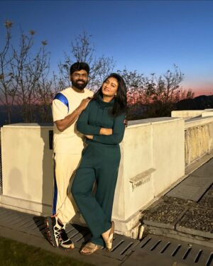 Ashmitha Instagram - We made huge deposits in our memory bank this vacation!
Swipe right to the last - it’s compulsory to do this during a mountain vacation 🍜 

#vacation #mussorie #hills #hillstation #mountains #holiday #pretty #cute #love #fam #family #happy #yay #sunset #smile #laugh #ashtrixx #telugu #teluguactress #influencer #teluguinfluencer #southindisninfluencer #coffee #brown #green #cool #cold #weather #beautiful #flowers