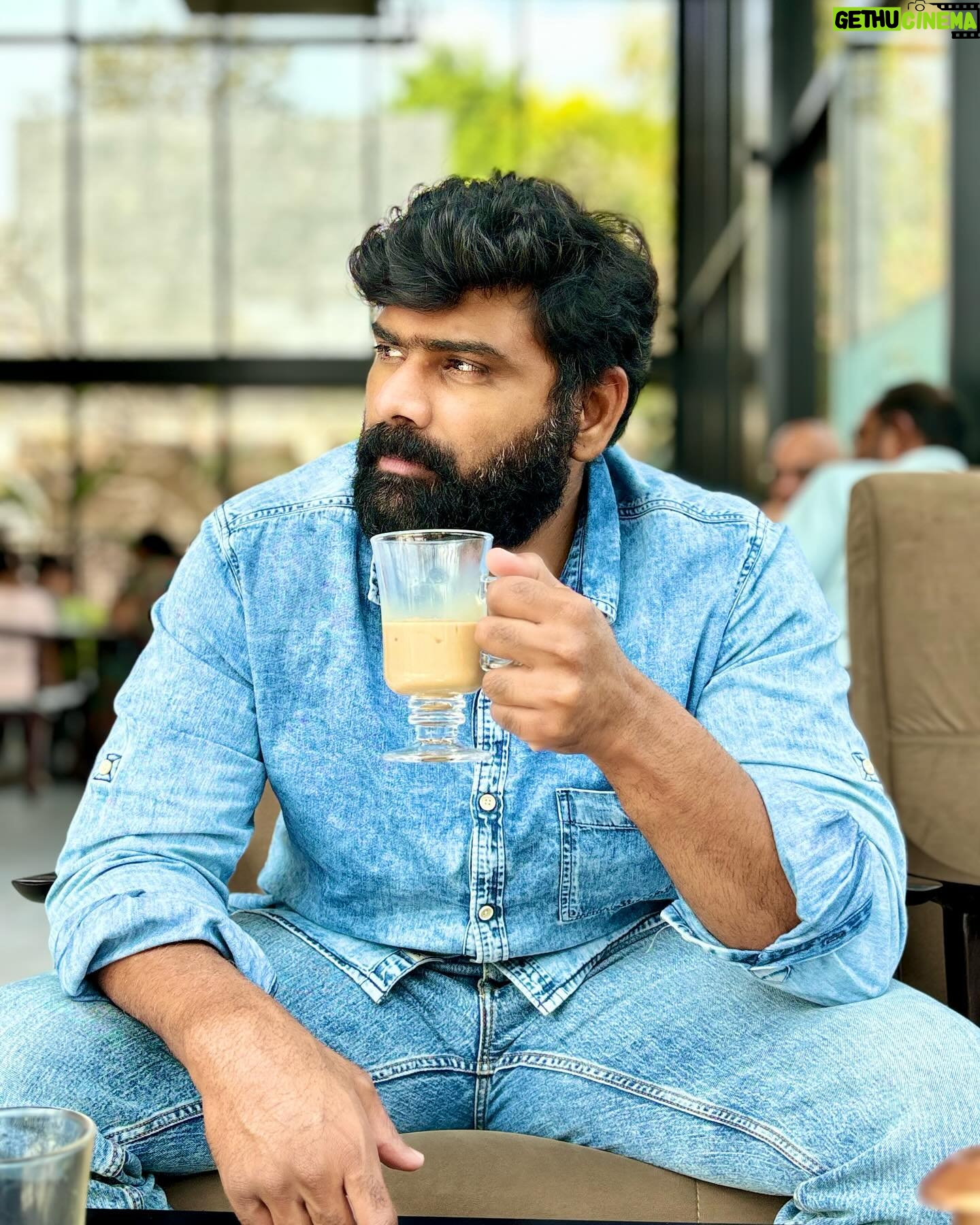Ashmitha Instagram - Coffee dates ☕️ @jannu.sudhir #funny #telugumemes #funnytelugumemes #husband #wife #husbandandwife #helpingothers #us #ashtagged #ashtrixx #telugu #teluguactress #influencer #lol #jj #laugh #smile #happy #haha #instafun #couple #couplegoals #husbandgoals #hyderabad