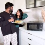 Ashmitha Instagram - Over smart husband problems 🤷🏻‍♀️ #funny #telugumemes #funnytelugumemes #husband #wife #husbandandwife #helpingothers #us #ashtagged #ashtrixx #telugu #teluguactress #influencer #lol #jj #laugh #smile #happy #haha #instafun #couple #couplegoals #husbandgoals #hyderabad