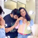 Ashmitha Instagram - Say sorry without saying sorry🕺🏻 works like a charm 😉 @jannu.sudhir #funny #telugumemes #funnytelugumemes #husband #wife #husbandandwife #helpingothers #us #ashtagged #ashtrixx #telugu #teluguactress #influencer #lol #jj #laugh #smile #happy #haha #instafun #couple #couplegoals #husbandgoals #hyderabad