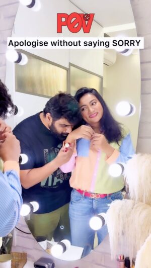 Ashmitha Instagram - Say sorry without saying sorry🕺🏻 works like a charm 😉 @jannu.sudhir 
#funny #telugumemes #funnytelugumemes #husband #wife #husbandandwife #helpingothers #us #ashtagged #ashtrixx #telugu #teluguactress #influencer #lol #jj #laugh #smile #happy #haha #instafun #couple #couplegoals #husbandgoals #hyderabad