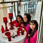 Ashmitha Instagram - Sisters over misters 😜 @nallaneetu @sumanmanney ➡️ LAST PIC 😁🥰 Decor by @_la_vie_en_rose_couturiere #latepost #galentines #us #love #besties #bestfriends #friends #cute #pink #red #sunset #goldenhour #happy #smile #laugh #instagood #hyderabad #ashtrixx #telugu #teluguactress #funny