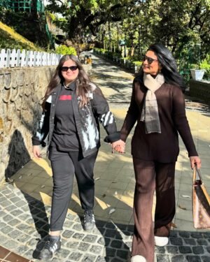 Ashmitha Instagram - Everything looks prettier in the hills 🤎🤍
SWIPE to the end to see the cutest picture of the day🐻

For those asking - Outfit @trenbee_ 

#vacation #mussorie #hills #hillstation #mountains #holiday #pretty #cute #love #fam #family #happy #yay #excited #smile #laugh #ashtrixx #telugu #teluguactress #influencer #teluguinfluencer #southindisninfluencer #coffee #brown