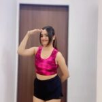 Ashna Kishore Instagram - Started my day with some dance 😋💃🏻💗 Ps- don’t judge !! #Justforfun #AshnaKishore #reels #reelinstagram #trend #viral #explore #fy #fyp #chamkila #punjabi #song #dance #dancechallenge #trending #trendingreels #viralvideos #explorepage #foryou #chamkilasongs #remix #dancereels #dancer #goodmorning #instagram #like #happy #happiness #morning #morningmotivation