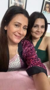 Ashna Kishore Instagram - Ashna and I 40 years later in parallel universe 🤣😂 #Hibanawab #Ashnakishore