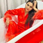 Ashna Kishore Instagram - 😋🛁 #AshnaKishore #yimmyyimmy #reels #reelsinstagram #trend #trending #trendingreels #viral #viralvideos #fy #fyp #foryou #explore #explorepage #jacquelinefernandez #shreyaghoshal