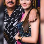 Ashna Kishore Instagram - Happiest birthday Papa🎂🥳✨🌹 I hope you like this little gift from my end 🙈 love you papa, miss you ❤️🧿😇 #HappyBirthday #Dad #love #present #father #daughter #fatherdaughter #fatherdaughterlove #AshnaKishore #BhagwatKishore #Papa #papá #merepapa #parenting #parents #parent #birthday #birthdaysong #surprise #happiness #sing #singer #singing #grateful #gratitude