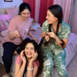 Ashna Kishore Instagram - Bhaiya ji ismaillll😜 @hira_zafar @kishoreaashna