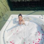 Ashna Kishore Instagram - Feel the sunkiss, while others notice sunburns !💗🛁😶‍🌫️☀️⛰️🌹#GoodMorning #AshnaKishore