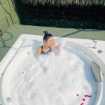 Ashna Kishore Instagram - Feel the sunkiss, while others notice sunburns !💗🛁😶‍🌫️☀️⛰️🌹#GoodMorning #AshnaKishore