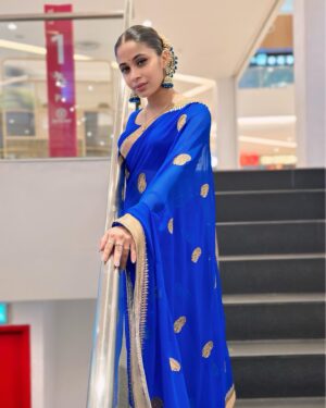 Ashvini Jegathesan Instagram - Gracefully adorned in a saree, a nod to tradition with a sprinkle of unique class 💖 #sareelove

PS: Thank you to my dearest sister for taking the time to doll me up like you always do. Never felt or looked better than when I’m in the magical hands of @thestyles_bysha 
Makeup 💄 : @thestyles_bysha