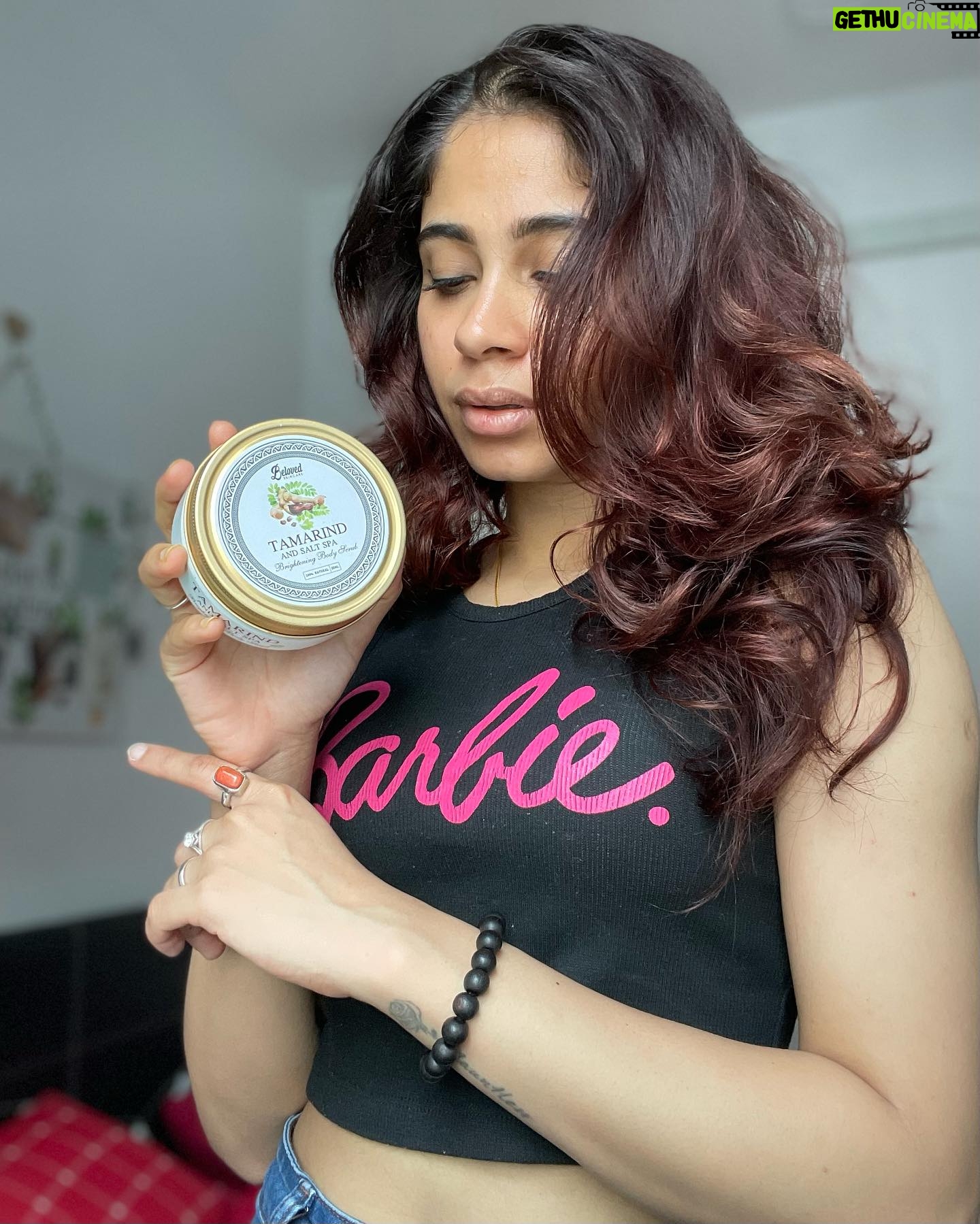 Ashvini Jegathesan Instagram - Brightening body scrub made from pure salt mixed with natural tamarind . This gentle body scrub helps to lighten the skin tone . Creates a great fragrance, refreshes the body and skin and brighten the skin naturally 💯✨ Dm @belovedskincare.my for further details and check them out for more skincare products !