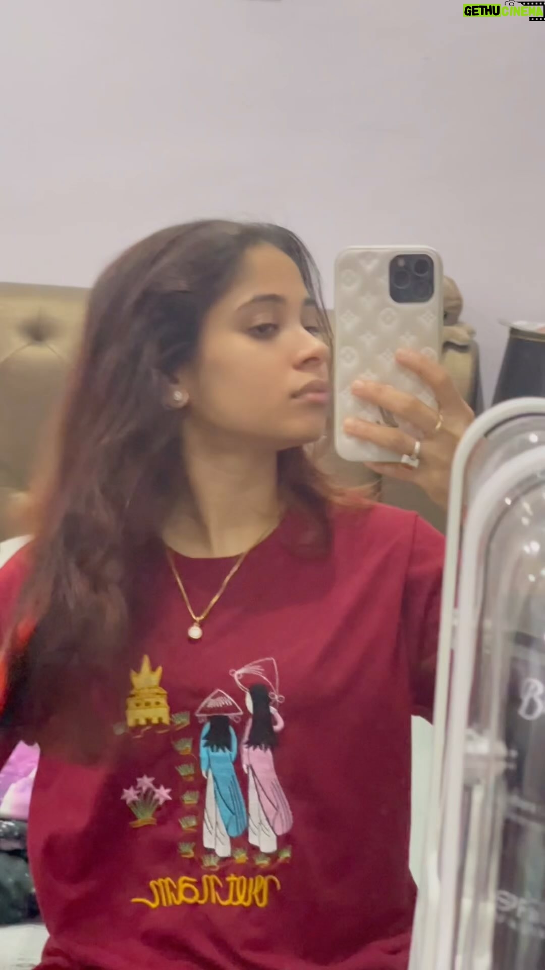 Ashvini Jegathesan Instagram - Skincare Routine with @belovedskincare.my ♥️✨ Step 1 : Cleanser Follow up with a water-based cleanser to thoroughly cleanse the skin and remove any remaining traces of dirt or oil. Choose a cleanser suited to your skin type, whether it’s gel-based for oily skin or cream-based for dry skin. Step 2 : Toner Apply a hydrating toner to rebalance the skin’s pH levels and prepare it for the next steps in your routine. Look for ingredients like hyaluronic acid or glycerin to lock in moisture. Step 3 : Serum Apply a targeted serum or treatment to address your skin concerns, whether it’s fine lines, dark spots, or acne. Look for ingredients like vitamin C, retinol, or niacinamide to achieve your desired results. Step 4 : Moisturizer Finish off your routine with a nourishing moisturizer to lock in all the previous layers of skincare and provide long-lasting hydration. Opt for a formula that suits your skin type, whether it’s lightweight for oily skin or rich and creamy for dry skin. Step 5 : Night Cream or Sleeping Mask (Optional) For an extra boost of hydration and nourishment, consider using a night cream or sleeping mask. These intensive treatments work overnight to repair and rejuvenate the skin, leaving you with a glowing complexion in the morning. Additional Tips: •Consistency is key! Stick to your skincare routine every night to see the best results. •Don’t forget to apply sunscreen during the day to protect your skin from UV damage. •Listen to your skin and adjust your routine as needed based on changes in your skin’s condition or concerns. •Stay hydrated and get plenty of rest to support healthy skin from the inside out.