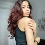 Ashvini Jegathesan Instagram - Brightening body scrub made from pure salt mixed with natural tamarind . This gentle body scrub helps to lighten the skin tone . Creates a great fragrance, refreshes the body and skin and brighten the skin naturally 💯✨ Dm @belovedskincare.my for further details and check them out for more skincare products !