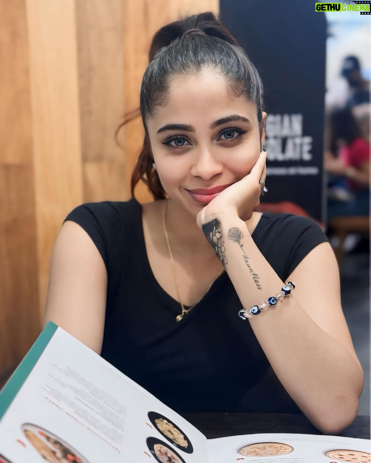 Ashvini Jegathesan Instagram - Living my best life without looking back. Grateful for the ones who stayed by my side through it all. 💫 #HappinessRadiates #MovingForward”