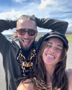 Asia Ortega Instagram - Siempre traes el hogar a mi cuando trabajo fuera🏝️🌋😱❤️ @adrybilly