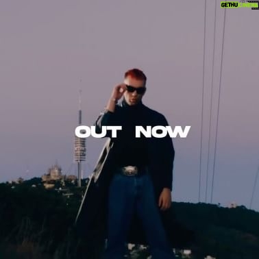 Asia Ortega Instagram - Ya está fuera ✨SEÑAL✨ canción que le pone nombre al disco, que saldrá el 8 de marzo! Una locura de experiencia grabar este videoclip y un placer tener el pedazo equipo que tuvimos 👌 Link en la bio! Protagonizado por Asia Ortega @Asiaortegaleiva Video producido por MORREO @morreostudio Escrito, dirigido y editado por José Pouchucq @josepxq DoP Kwame Carlos @kwame_carlos Producer y Director de movimiento Ale Ordoñez @aleordz Director de Arte Andreu Cortés @andreu.ctrs AD & co-edit Nokiamilcien @nokiamilcien Foquista Alba Muñoz @albbaa__01 Gaffer Belén Díez @Belenxu5 Spark Laura Boix @laurasb7 Steadycam Pol Villa @ppolv06 Color Rafa Santoro @rafasanttoro Vestuario Yasmina Rodriguez @jazzrodriguezm Makeup Azucena Lavilla @makeup.tenita Asistente de produ Mar @@margimenezz_ Fojo fija Eva @evaytodoloquehaydetras Agradecimientos a Negro Mate, Next Visual y @blancoynegromusic