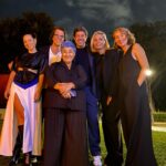 Aslı İnandık Instagram – Oyuncusu olmaktan mutluluk duyduğum #IstanbulTrilogy bugünden itibaren Netflix Italya’da yayında! ❤️ Yazıp yöneten, üstüne dün orada tüm salonu kıkır kıkır güldürüp bir de mendillerce ağlatan @ferzanozpetek ‘e , Funda’yı bana emanet ettiği için teşekkür ederim. Dün geceyi ise ben anlatmayayım, fotoğraflar anlatsın ha 🥲🧠 #reklam