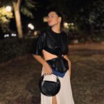 Aslı İnandık Instagram – Oyuncusu olmaktan mutluluk duyduğum #IstanbulTrilogy bugünden itibaren Netflix Italya’da yayında! ❤️ Yazıp yöneten, üstüne dün orada tüm salonu kıkır kıkır güldürüp bir de mendillerce ağlatan @ferzanozpetek ‘e , Funda’yı bana emanet ettiği için teşekkür ederim. Dün geceyi ise ben anlatmayayım, fotoğraflar anlatsın ha 🥲🧠 #reklam