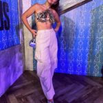 Aslı İnandık Instagram – Bakmayın donuyorum @blutv #reklam